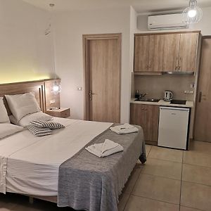 Porfyris Studios And Apartments